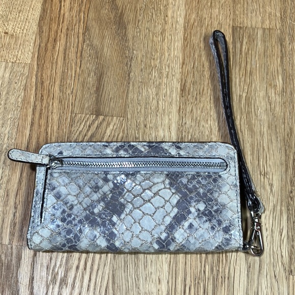 MICHAEL KORS GENUINE LEATHER GRAY SNAKE STYLE CARDS WALLET - Picture 10 of 10